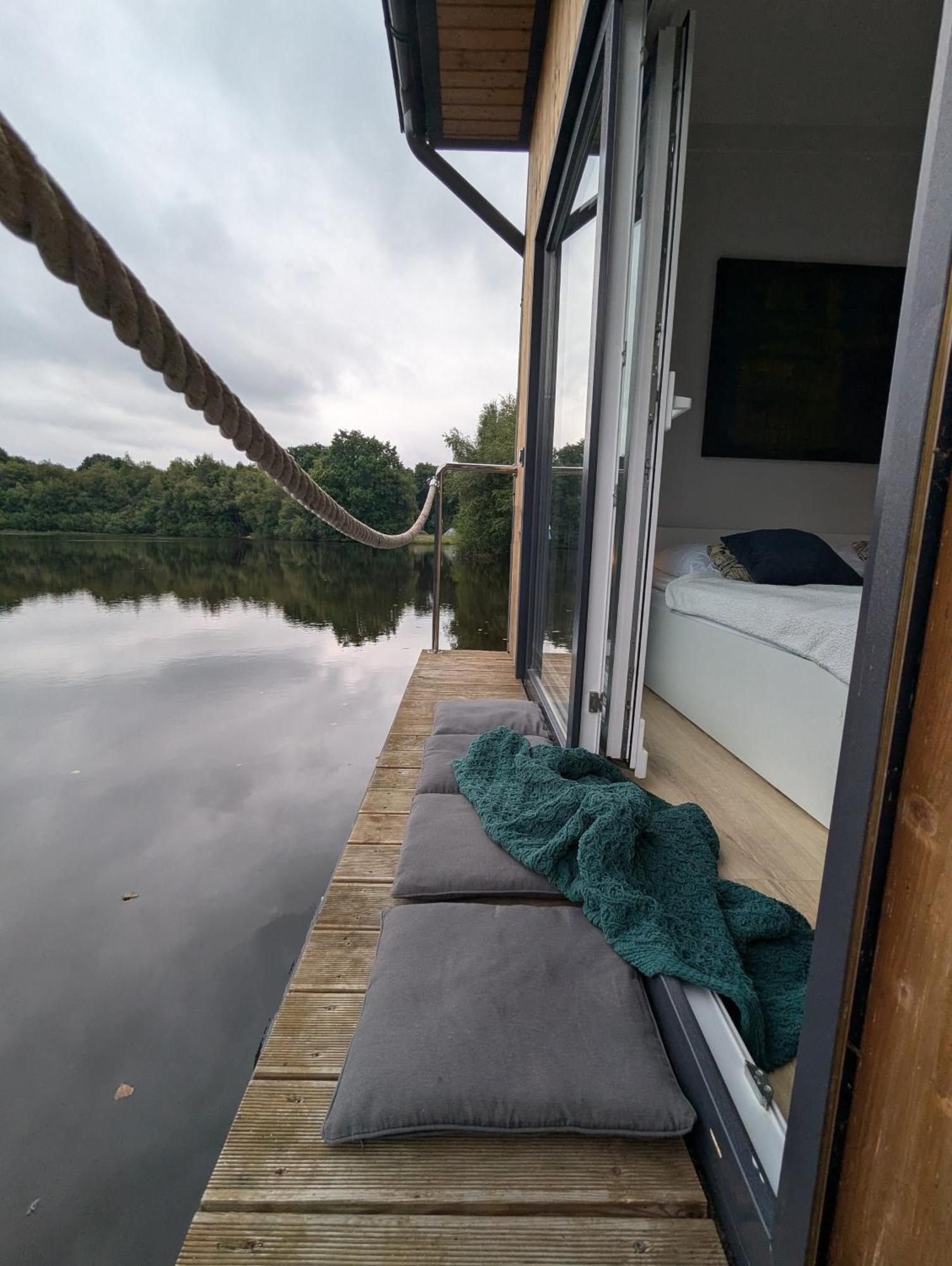 ホテル Hausboot Lena パーペンブルク エクステリア 写真